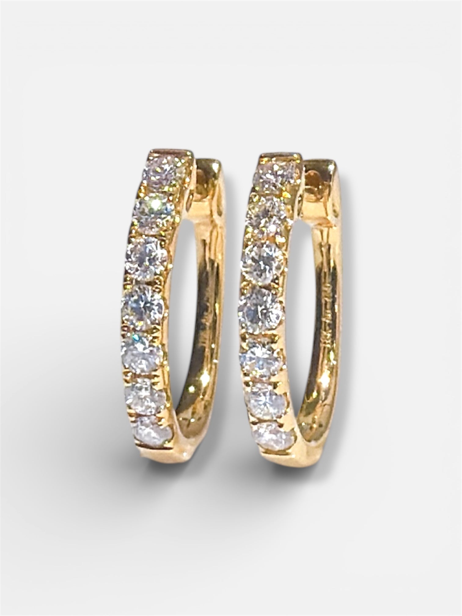 18KT YELLOW GOLD DIAMOND HOOP EARRINGS