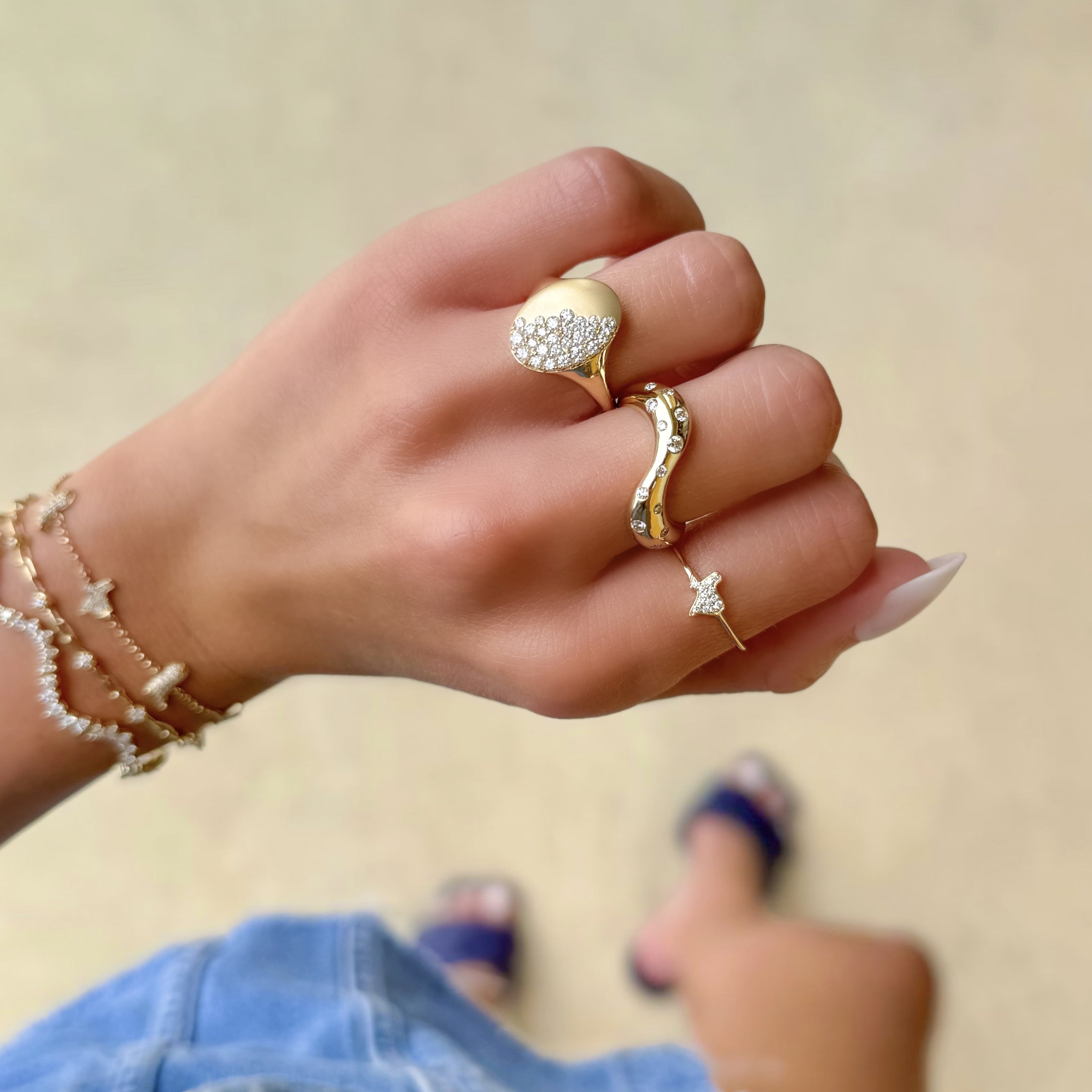 Scattered Diamond Oval Ring