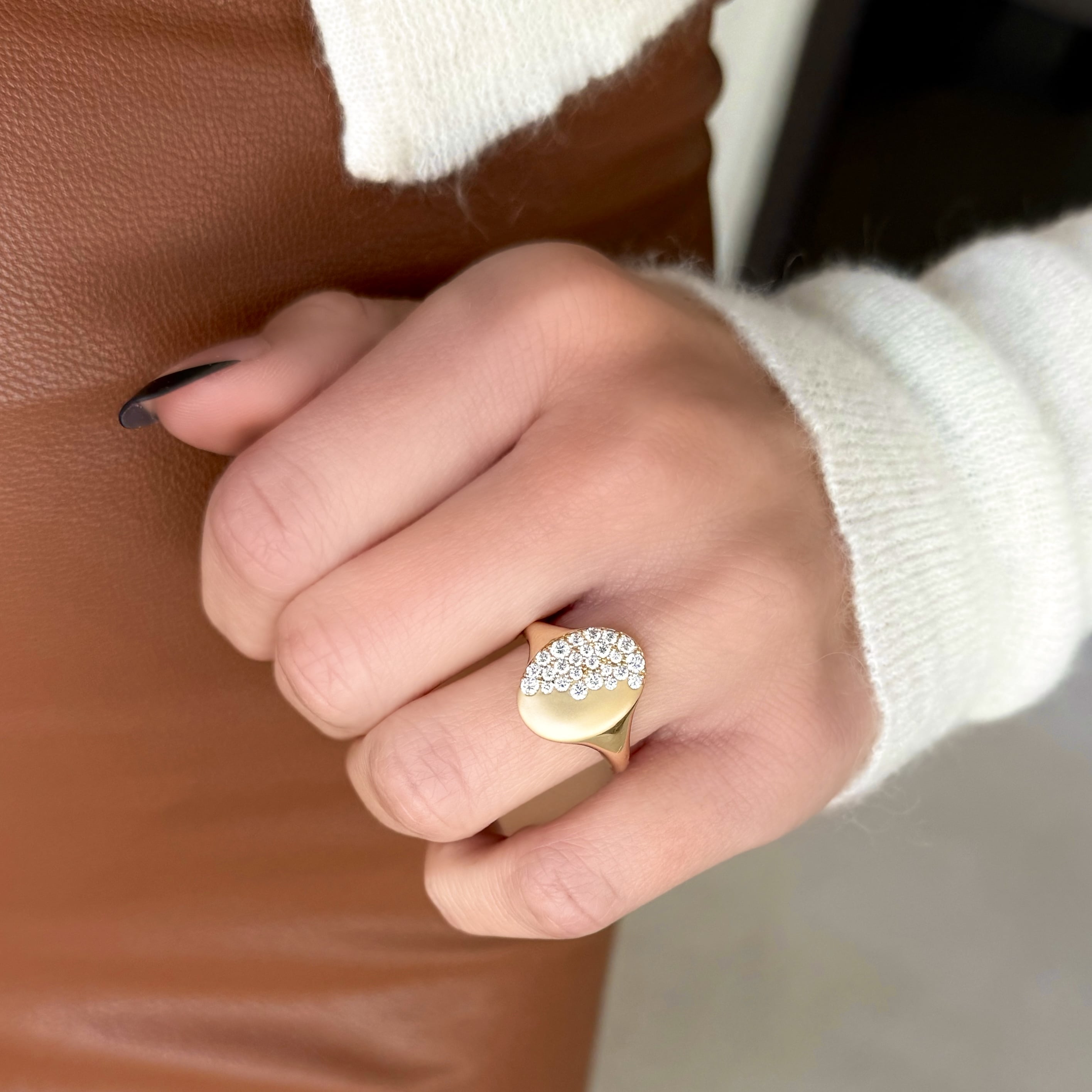 Scattered Diamond Oval Ring