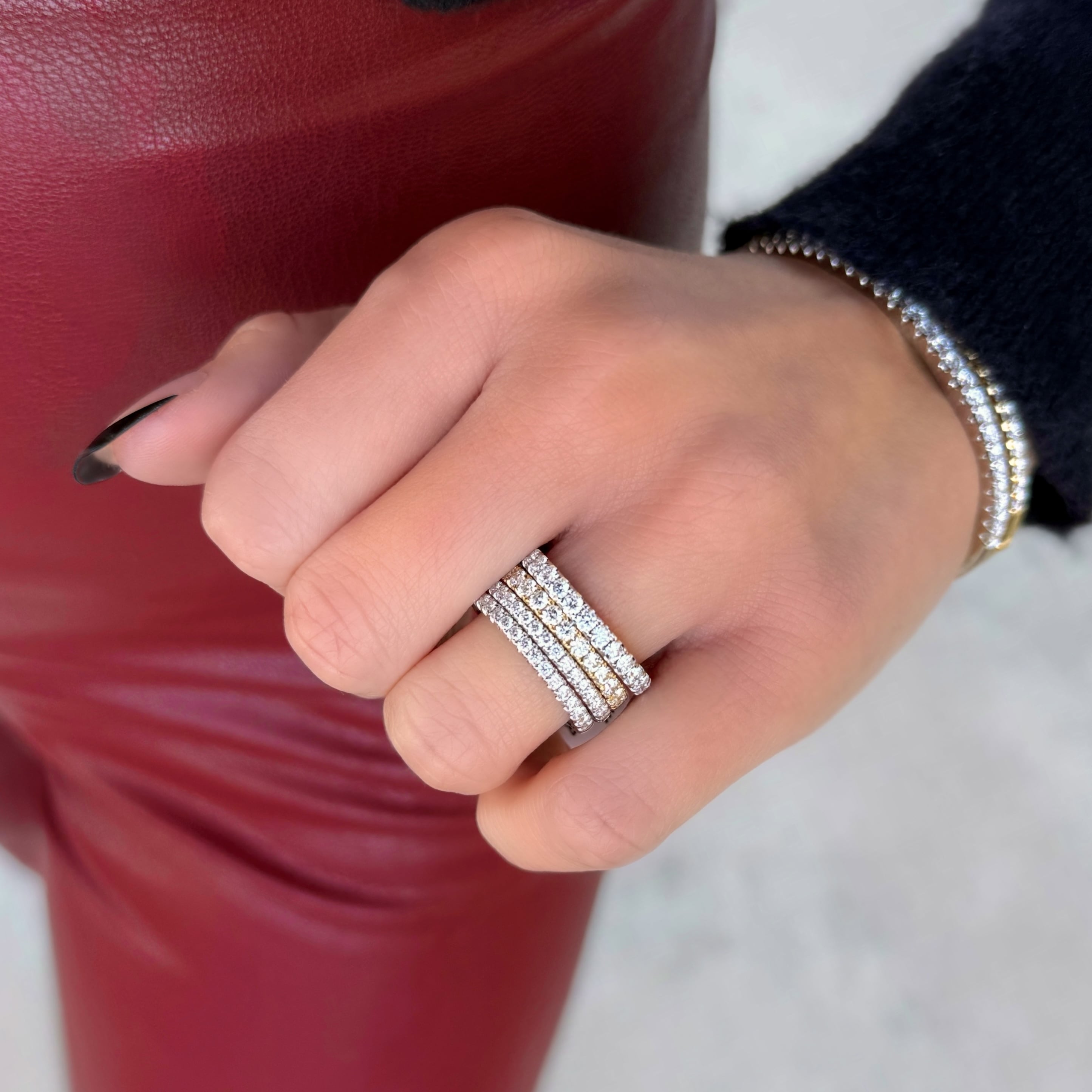 0.95ctw Diamond Band