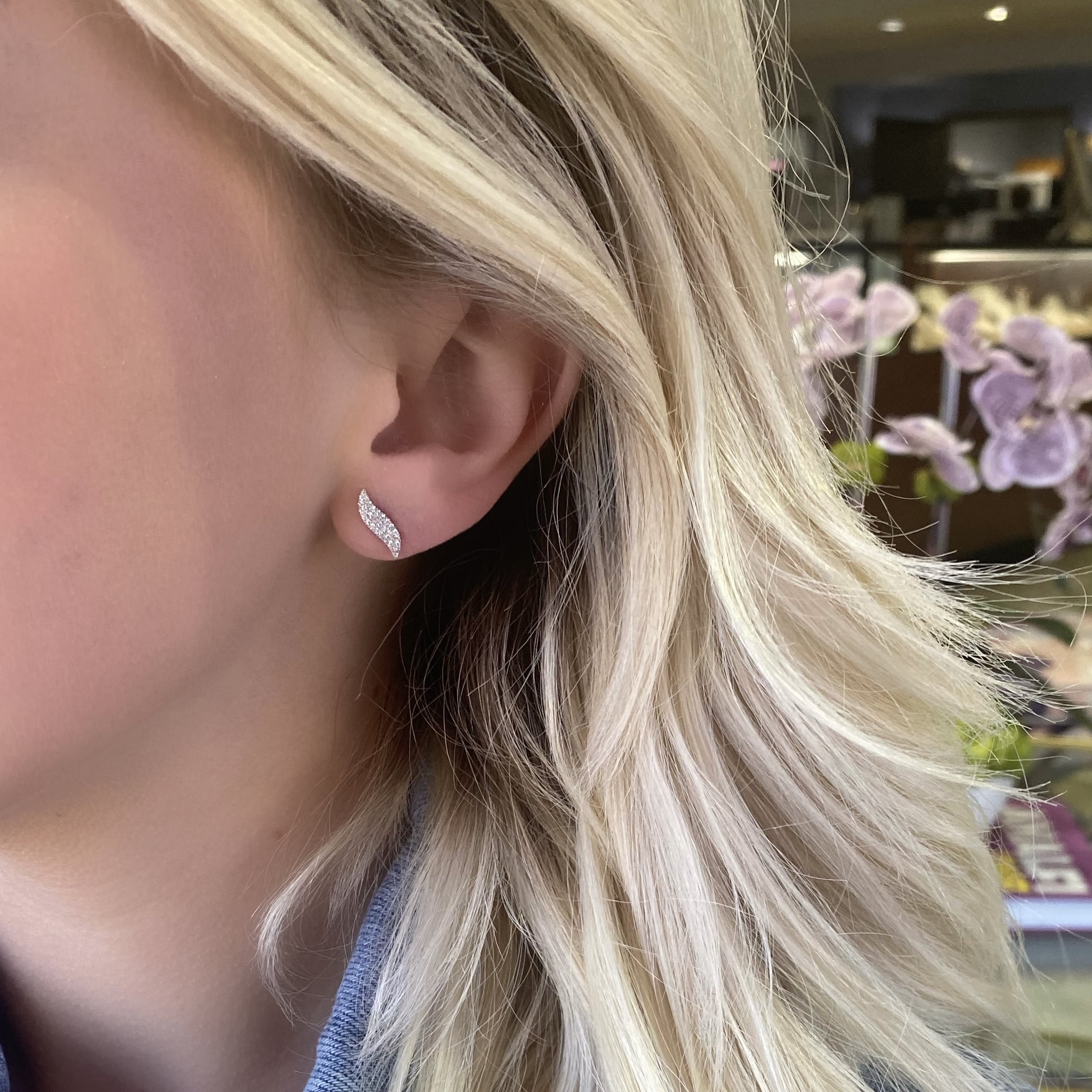 Wavy Pavé Diamond Studs