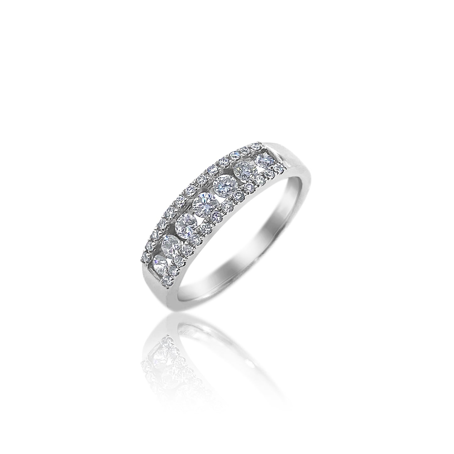 San Antonio Jewelry 18k white gold diamond ring. 